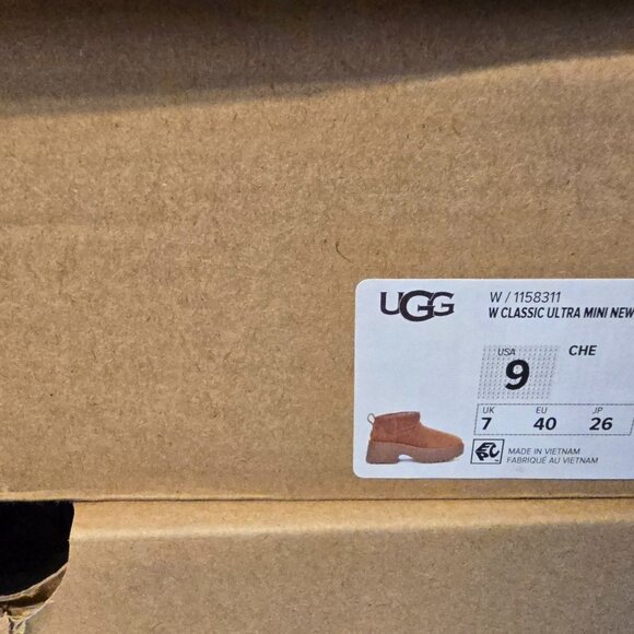 UGG Classic Ultra Mini New Heights Chestnut Suede Boot 1158311 Women's Size 9 - Picture 10 of 10